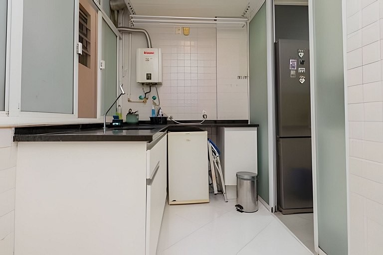 Apartamento confortável com garagem, a duas quadras da praia