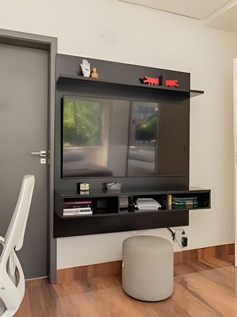 Apartamento confortável com garagem, a duas quadras da praia