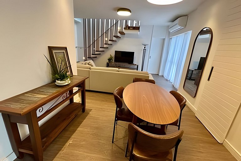 Apartamento duplex com vista privilegiada, piscina, vaga de