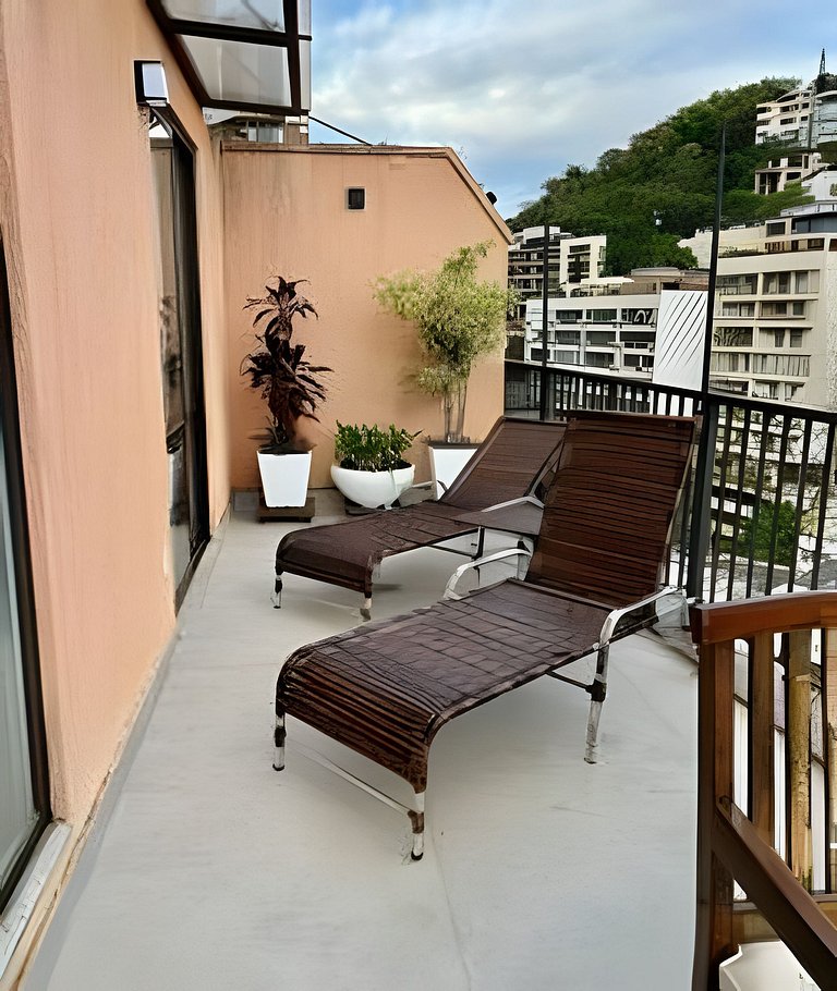 Apartamento duplex com vista privilegiada, piscina, vaga de