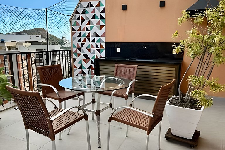 Apartamento duplex com vista privilegiada, piscina, vaga de