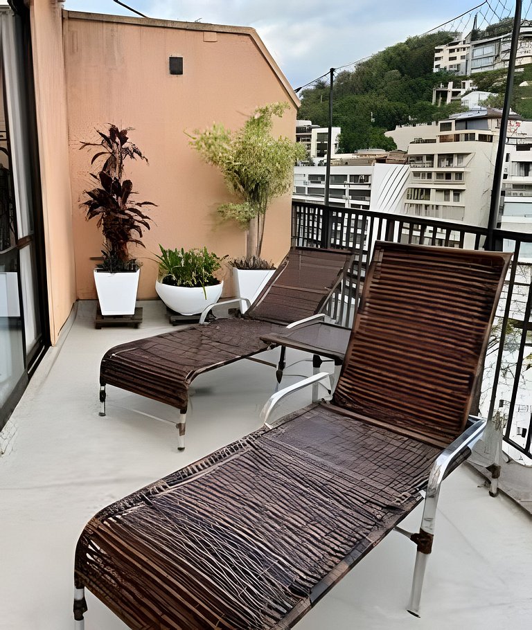 Apartamento duplex com vista privilegiada, piscina, vaga de