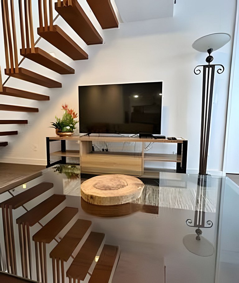 Apartamento duplex com vista privilegiada, piscina, vaga de