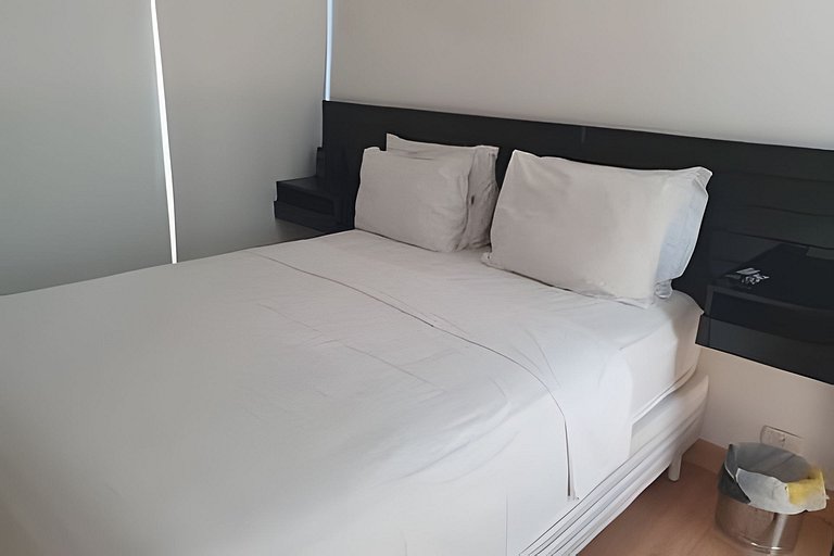 Cobertura Arpoador com piscina, garagem, serviços e seguranç