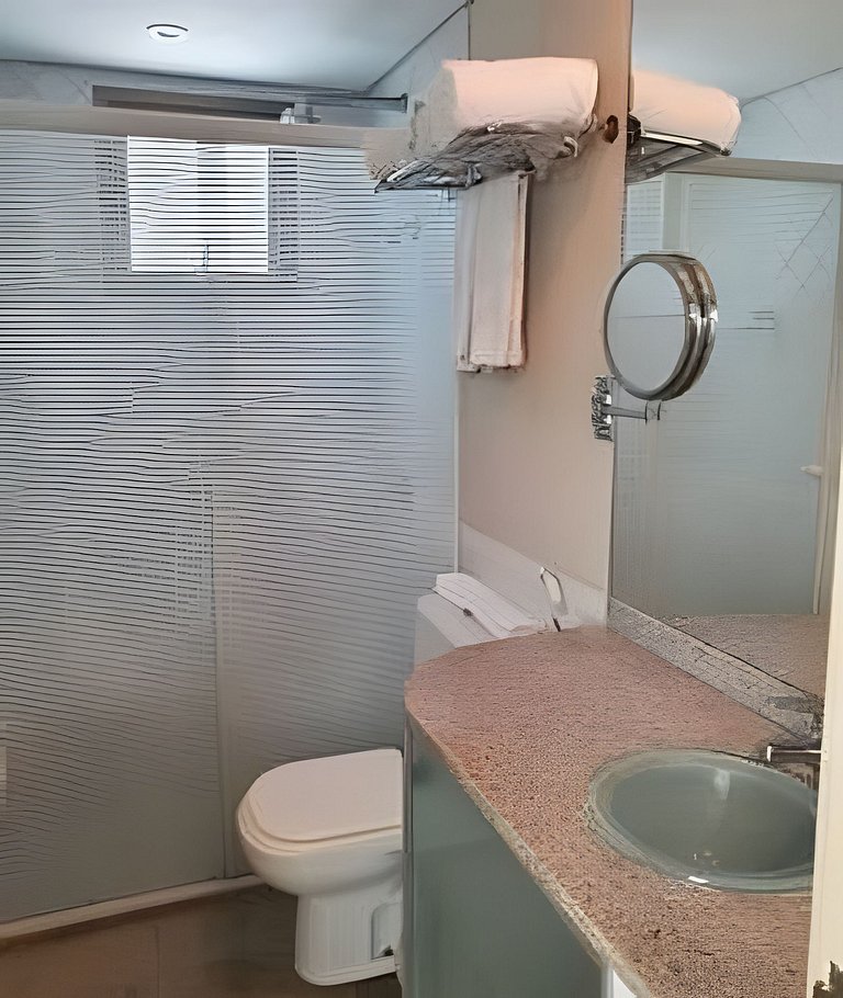 Cobertura Arpoador com piscina, garagem, serviços e seguranç