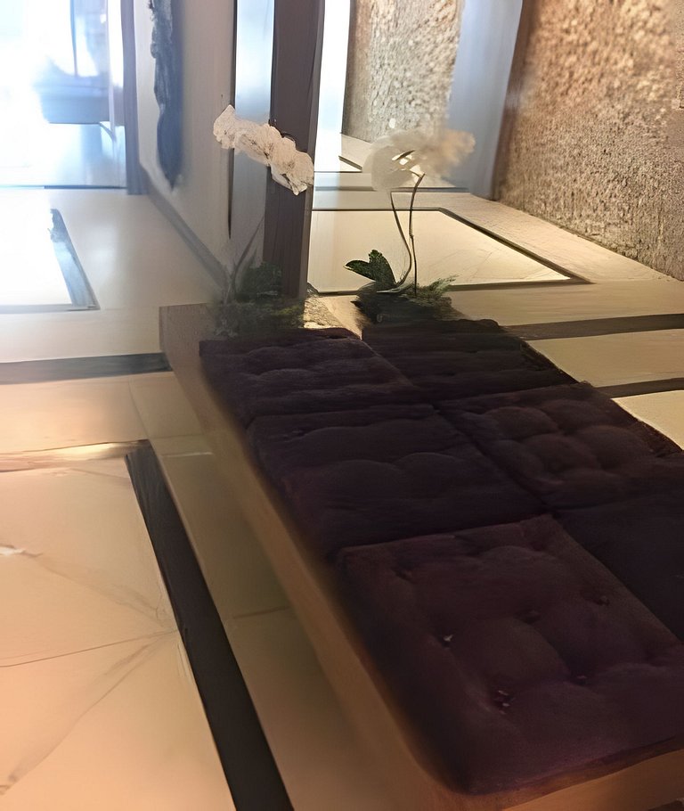 Cobertura Arpoador com piscina, garagem, serviços e seguranç