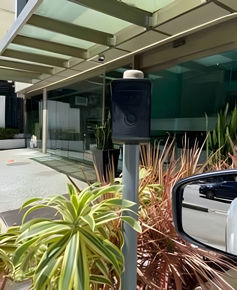 Cobertura Arpoador com piscina, garagem, serviços e seguranç