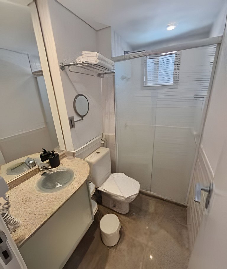 Cobertura Arpoador com piscina, garagem, serviços e seguranç