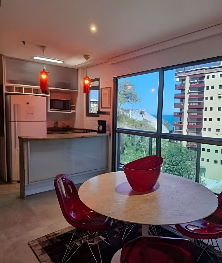 Cobertura Arpoador com piscina, garagem, serviços e seguranç