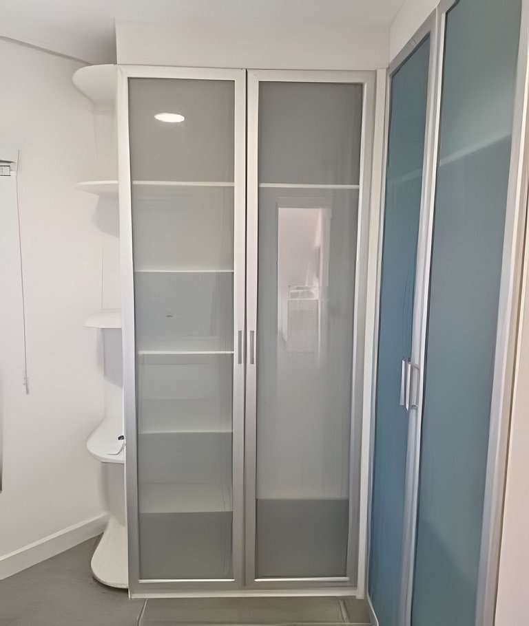 Cobertura Arpoador com piscina, garagem, serviços e seguranç