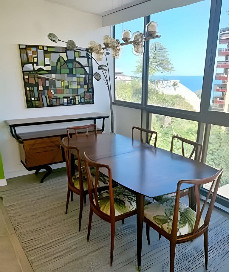 Cobertura Arpoador com piscina, garagem, serviços e seguranç