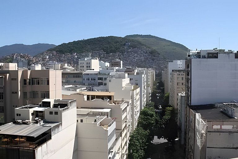 Cobertura Arpoador com piscina, garagem, serviços e seguranç