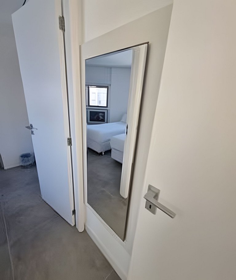 Cobertura Arpoador com piscina, garagem, serviços e seguranç