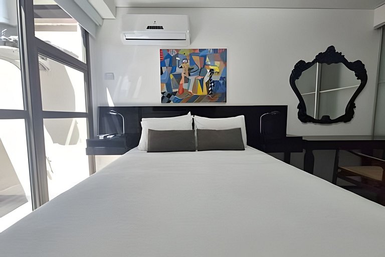 Cobertura Arpoador com piscina, garagem, serviços e seguranç