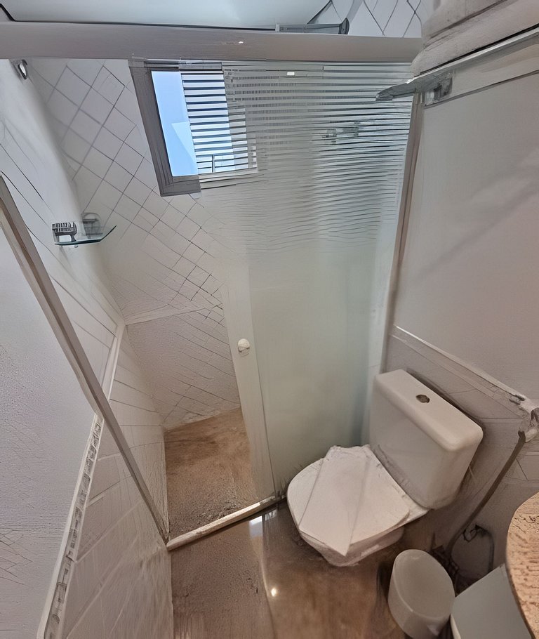 Cobertura Arpoador com piscina, garagem, serviços e seguranç