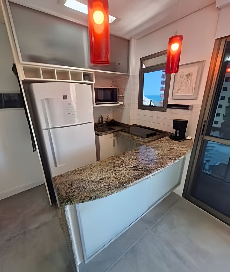 Cobertura Arpoador com piscina, garagem, serviços e seguranç