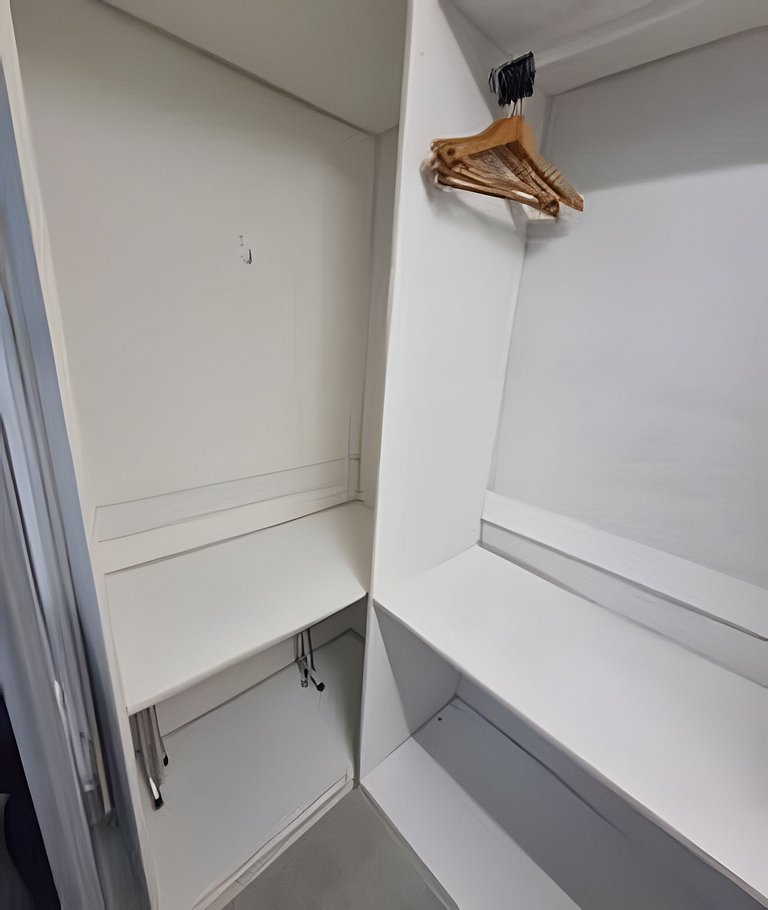 Cobertura Arpoador com piscina, garagem, serviços e seguranç