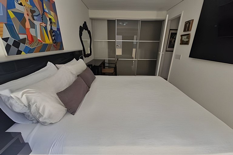 Cobertura Arpoador com piscina, garagem, serviços e seguranç