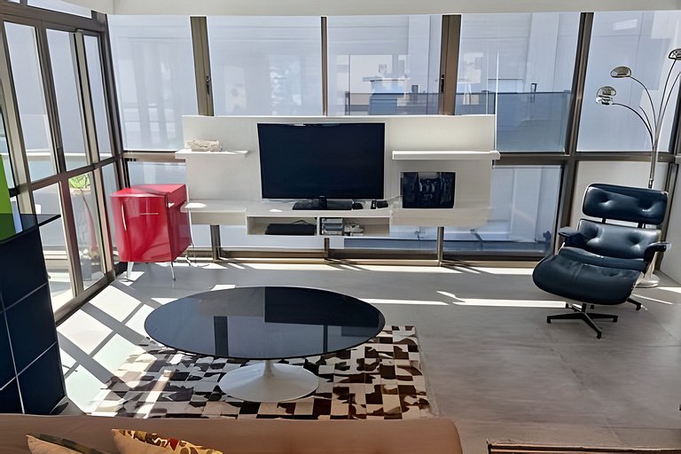 Cobertura Arpoador com piscina, garagem, serviços e seguranç