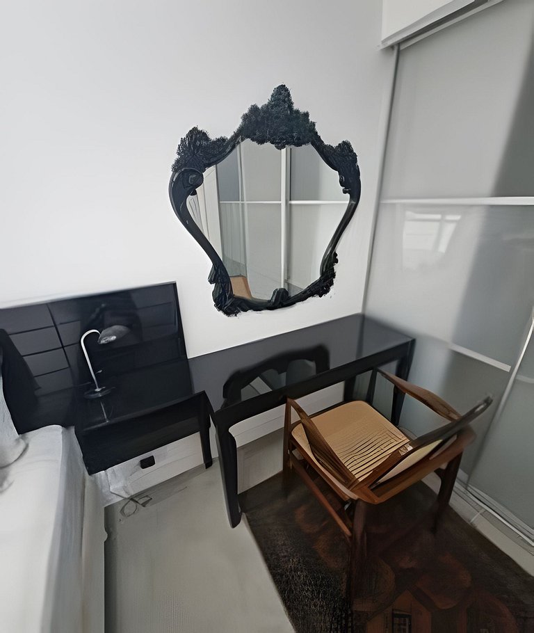 Cobertura Arpoador com piscina, garagem, serviços e seguranç