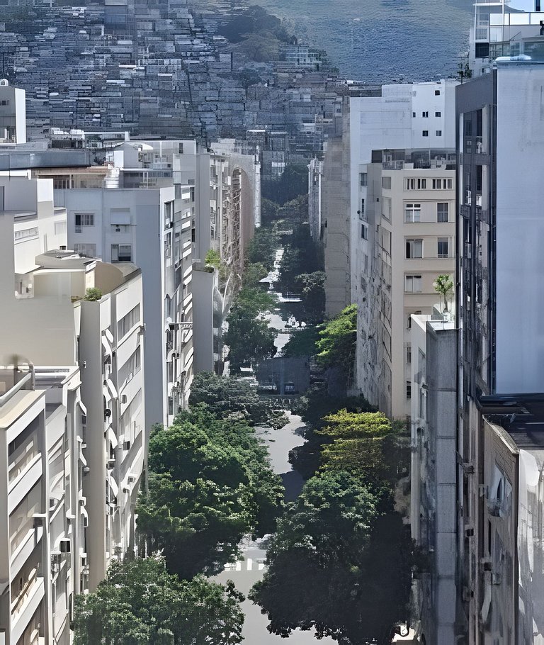 Cobertura Arpoador com piscina, garagem, serviços e seguranç
