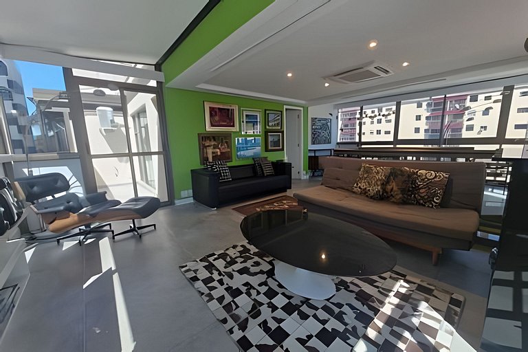 Cobertura Arpoador com piscina, garagem, serviços e seguranç