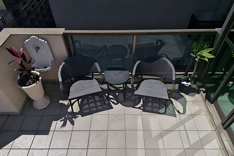 Cobertura Arpoador com piscina, garagem, serviços e seguranç