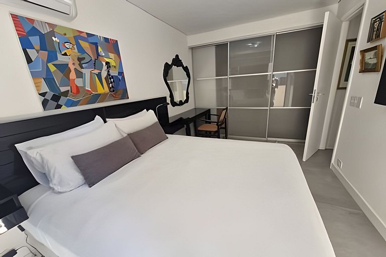 Cobertura Arpoador com piscina, garagem, serviços e seguranç