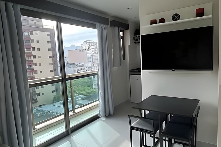 Praticidade e conforto com piscina, sauna e segurança 24 hor