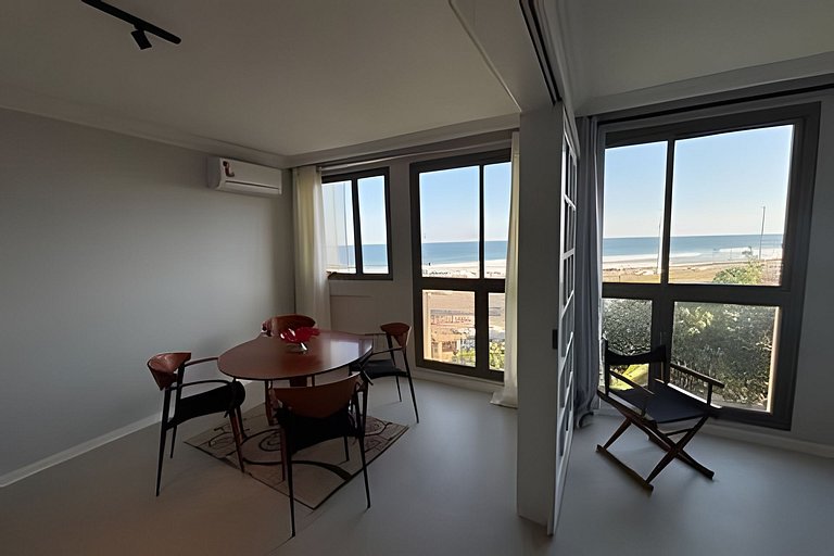Pé na Praia, Conforto, Vista Mar e Lazer Completo