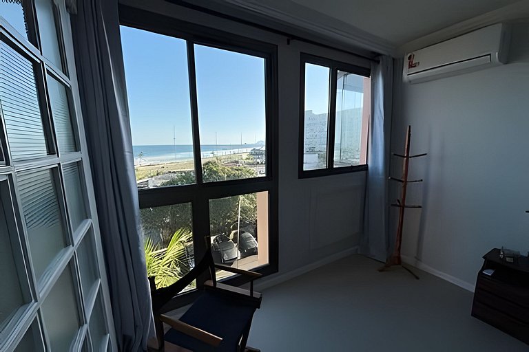 Pé na Praia, Conforto, Vista Mar e Lazer Completo