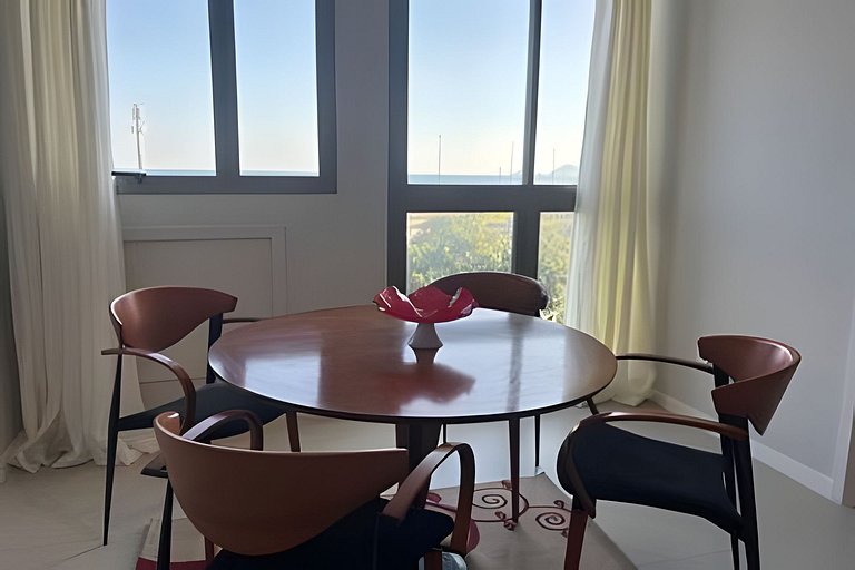 Pé na Praia, Conforto, Vista Mar e Lazer Completo