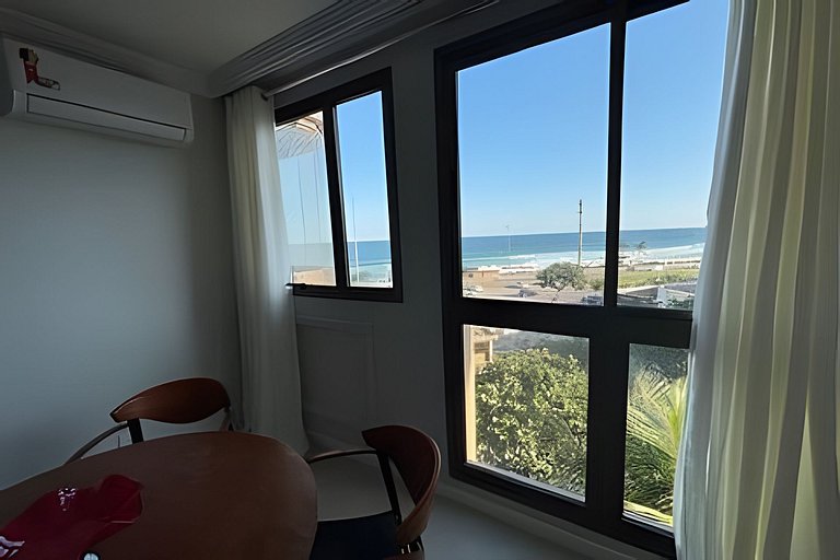 Pé na Praia, Conforto, Vista Mar e Lazer Completo