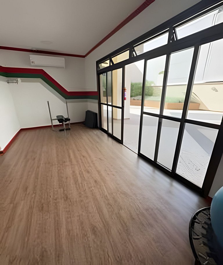 Elegante e Sofisticado, duas suítes, piscina