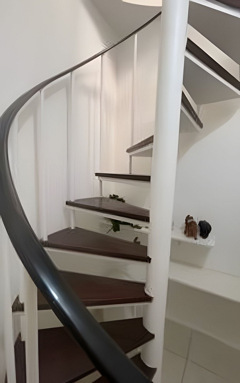 Aconchegante cobertura com área externa